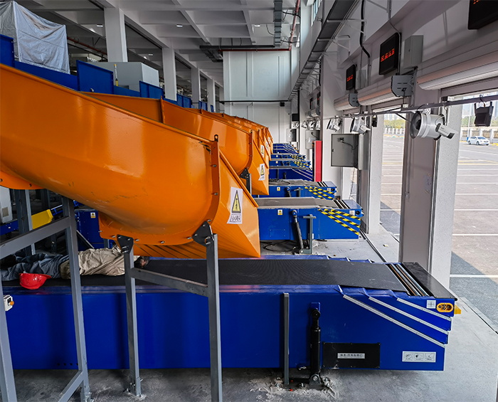 伸縮式皮帶輸送機(jī)工作原理 伸縮式皮帶輸送機(jī)工作原理